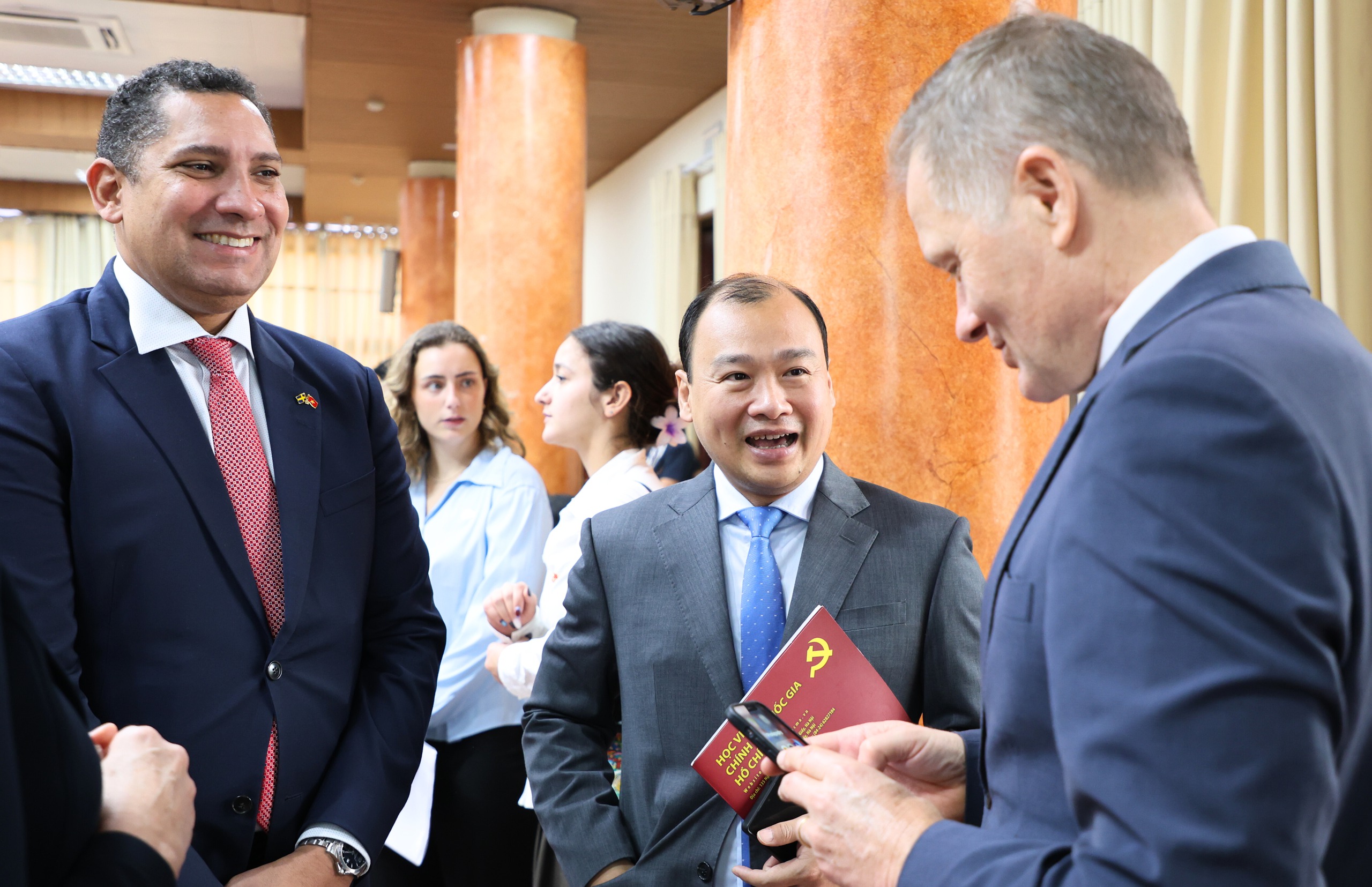 Các nước Bắc Âu chia sẻ kinh nghiệm phân cấp trong kỷ nguyên số - Ảnh 11.