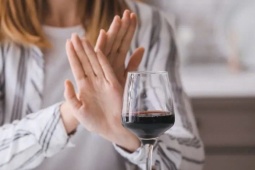 Điều gì xảy ra với gan, giấc ngủ và cân nặng của bạn khi ngưng uống rượu?