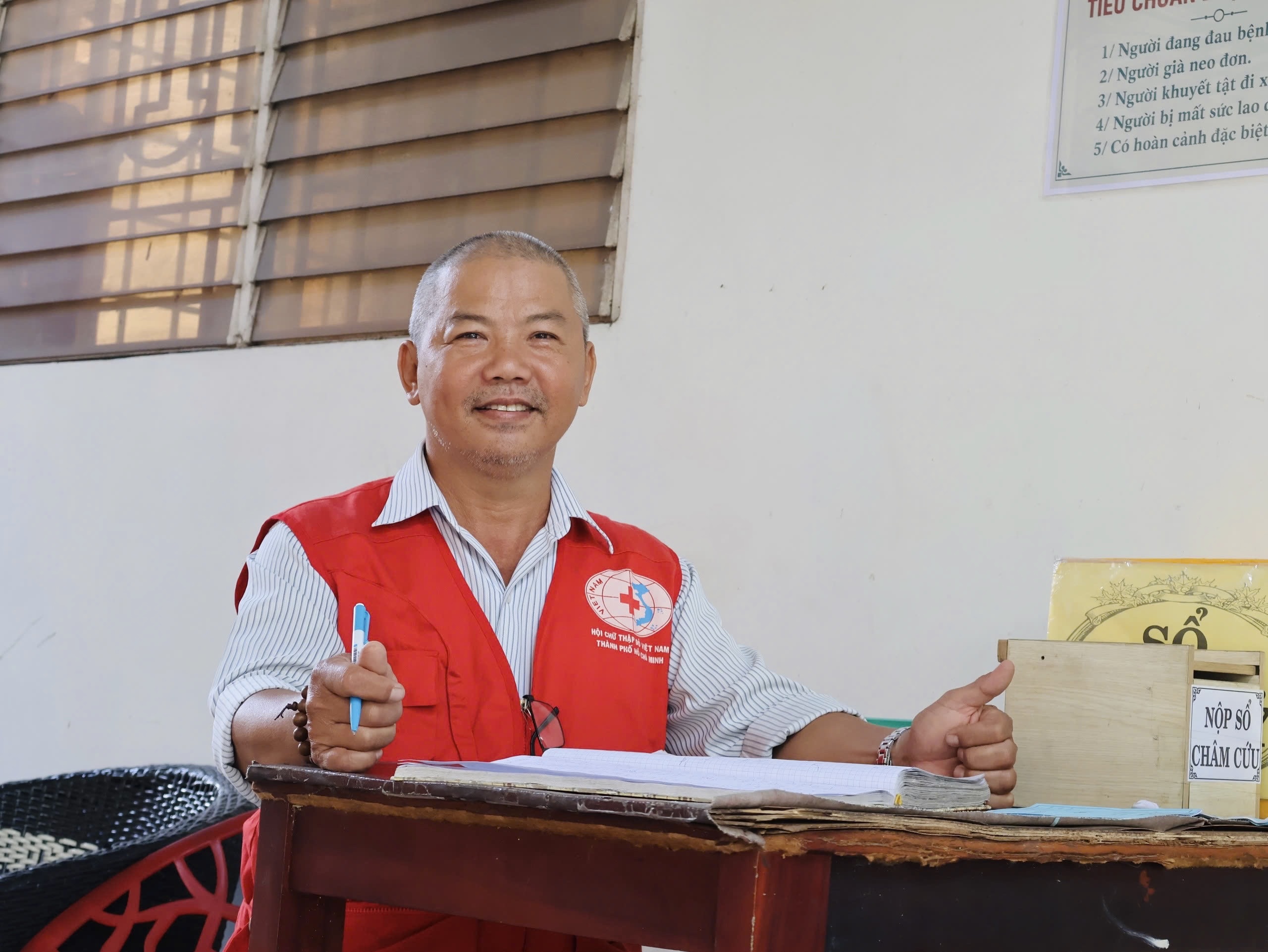 Phòng khám miễn phí trong chùa: Người ở lại mấy chục năm không lương vì điều gì?- Ảnh 7.