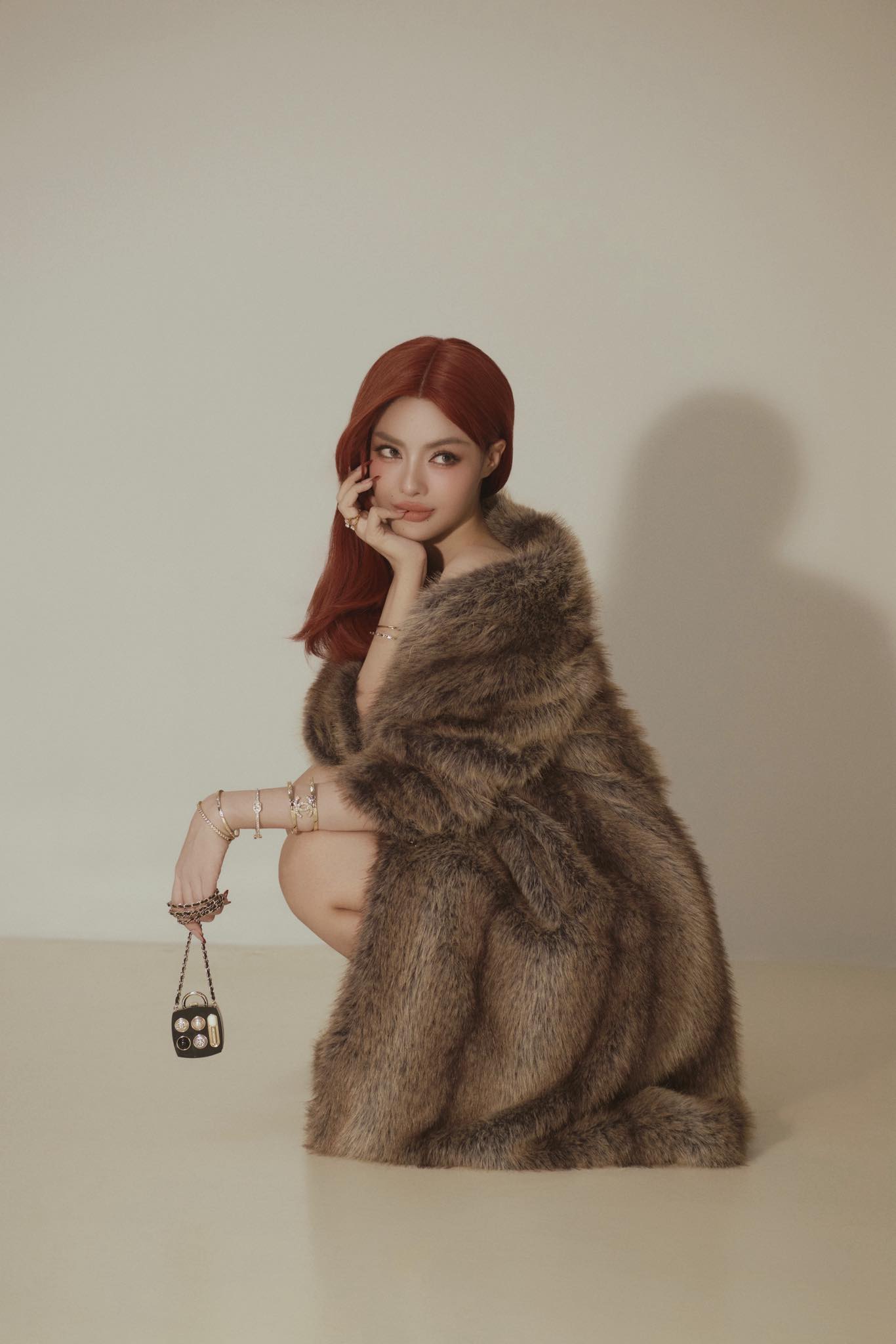 Bức ảnh bị chụp lén khiến Á hậu Lona Kiều Loan lộ bí mật liên quan đến bác sĩ thẩm mỹ- Ảnh 5.