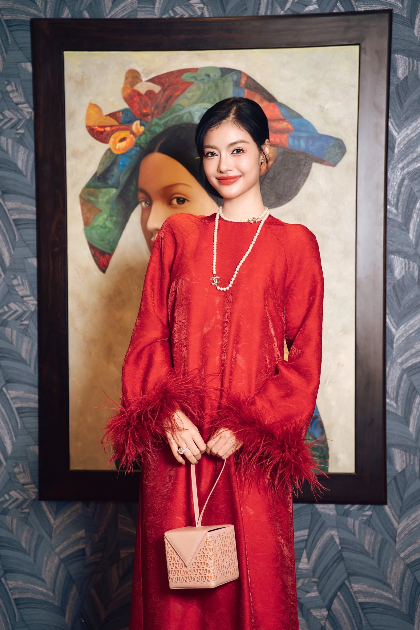 Bức ảnh bị chụp lén khiến Á hậu Lona Kiều Loan lộ bí mật liên quan đến bác sĩ thẩm mỹ- Ảnh 7.