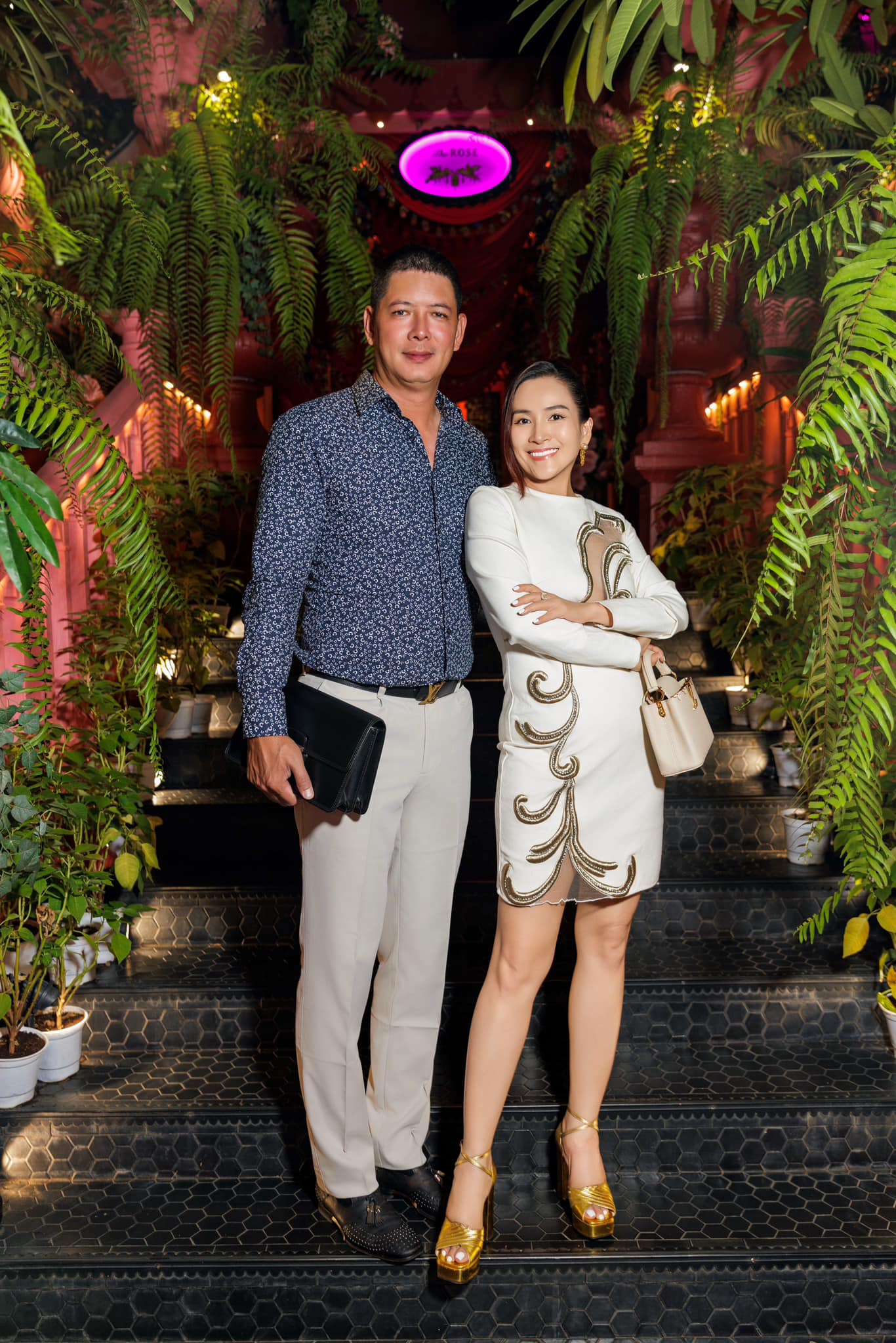 Cuộc sống của nam thần đình đám một thời và vợ đại gia U50 trong cơ ngơi hoành tráng ở TP.HCM- Ảnh 4.