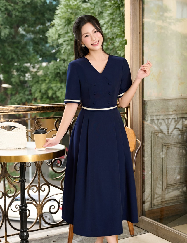 Quyến rũ, thu hút từ văn phòng đến đường phố cùng trang phục cổ chữ V- Ảnh 9.