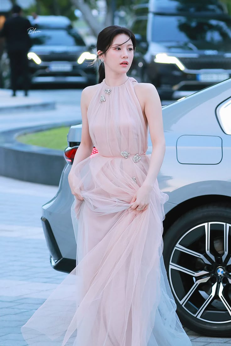 Mỹ nữ mặt xinh như búp bê, mặc đẹp không cần cố, chuẩn 