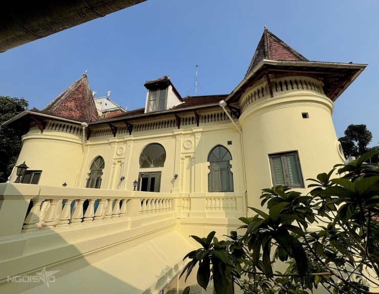 'Đột nhập' biệt thự cổ 100 tuổi - trụ sở mới cực chill của NVH Thanh niên - 3