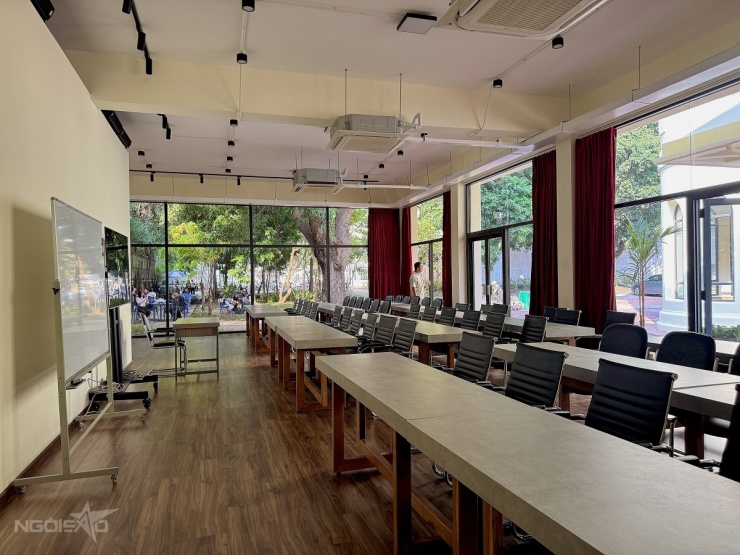 'Đột nhập' biệt thự cổ 100 tuổi - trụ sở mới cực chill của NVH Thanh niên - 7