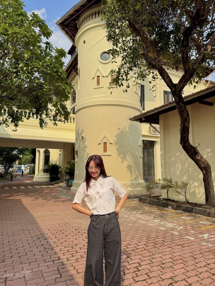 'Đột nhập' biệt thự cổ 100 tuổi - trụ sở mới cực chill của NVH Thanh niên - 11