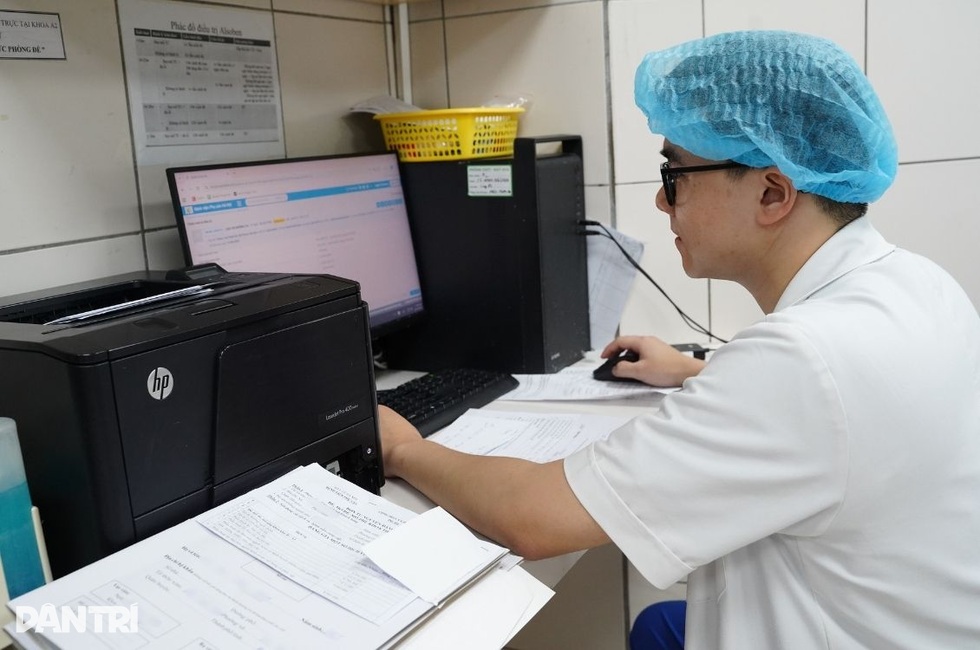 Thủ khoa kép bác sĩ nội trú tiết lộ về ngành “95% là niềm vui” - 6