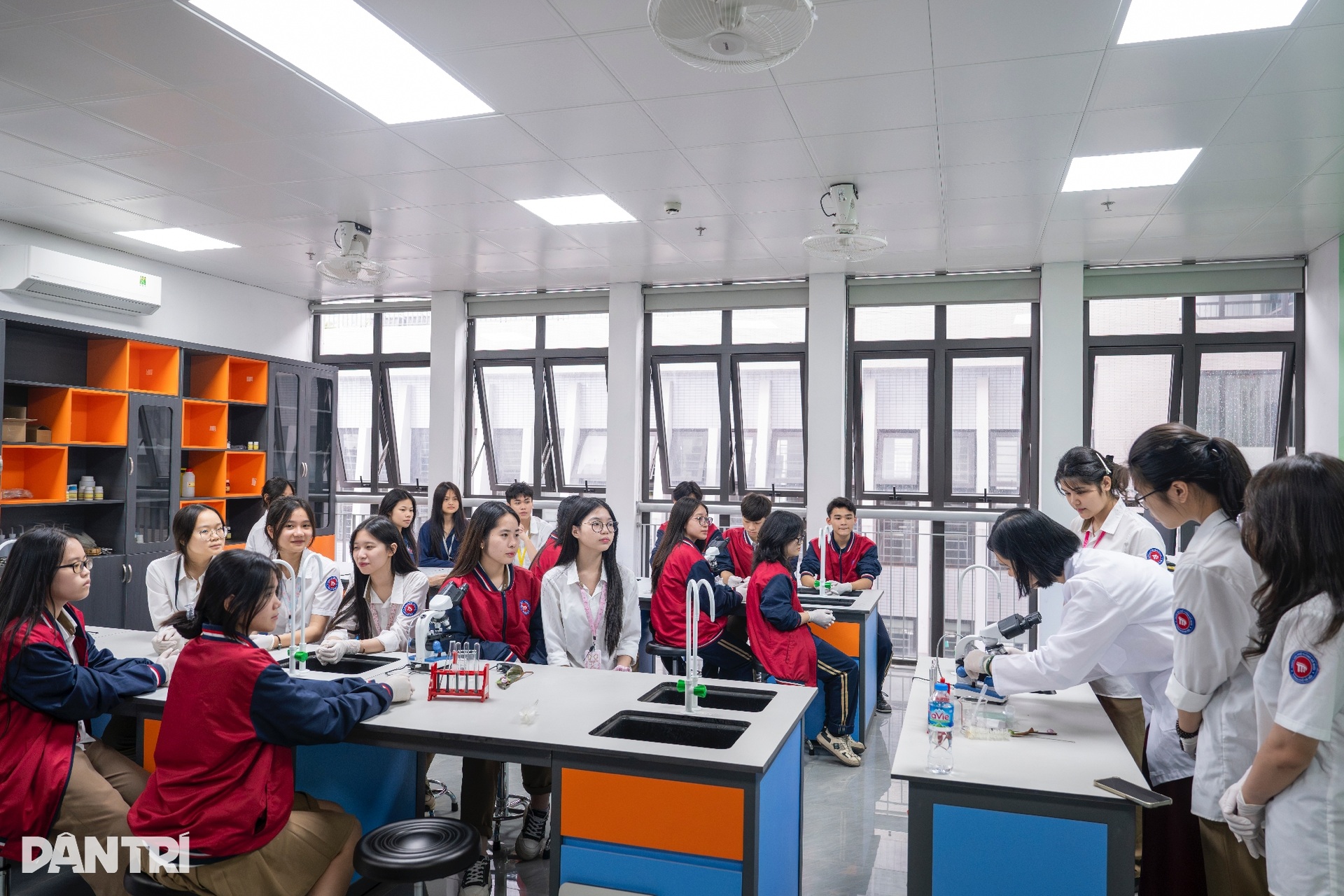 Toàn cảnh trường THPT công lập hơn 300 tỷ đồng hiện đại bậc nhất Hà Nội - 8