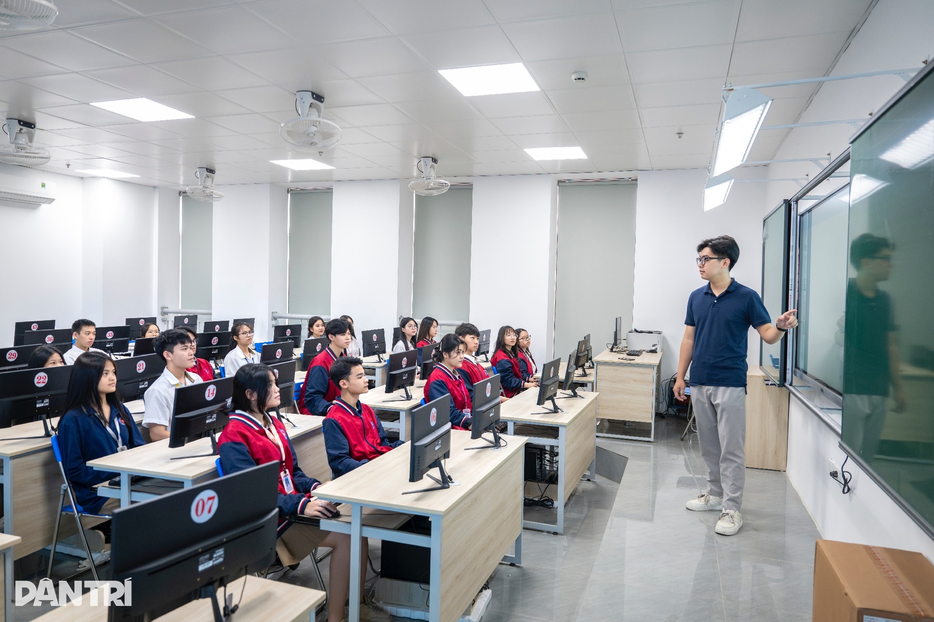 Toàn cảnh trường THPT công lập hơn 300 tỷ đồng hiện đại bậc nhất Hà Nội - 12