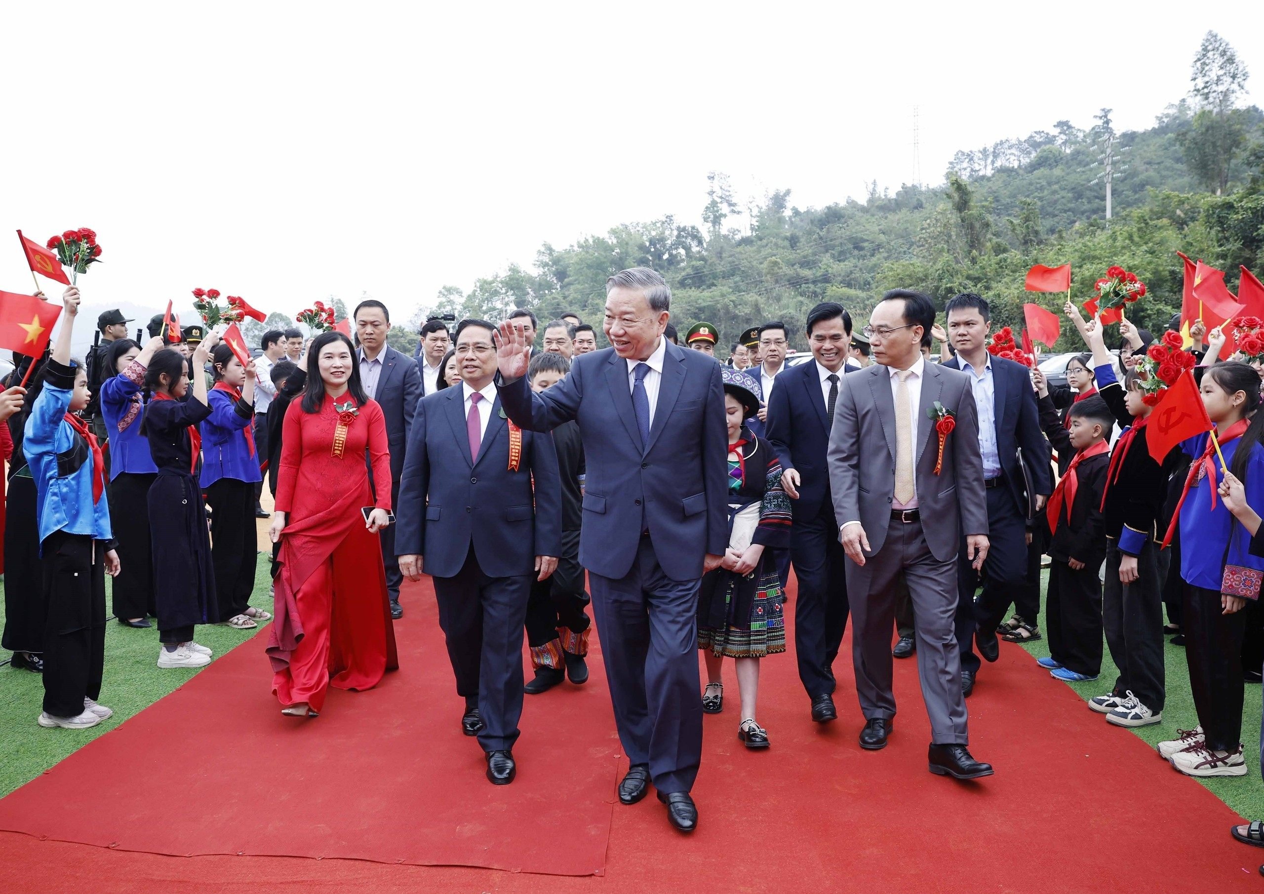 Tổng Bí thư: Nhà trường phải thực sở trở thành 'ngôi nhà thứ hai' ấm áp- Ảnh 2.