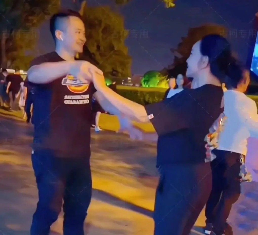 Tình cũ kém 38 tuổi tiết lộ chuyện tình bí mật 11 năm với Lưu Hiểu Khánh - 2