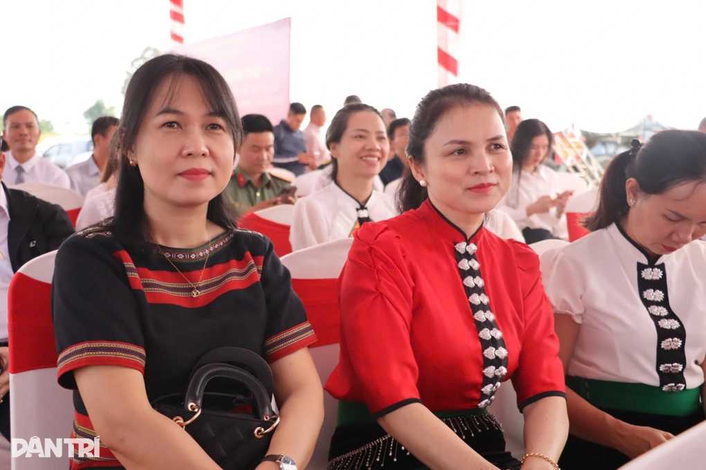 Thầy trò vùng biên hạnh phúc khi ngôi trường mơ ước được khởi công - 2