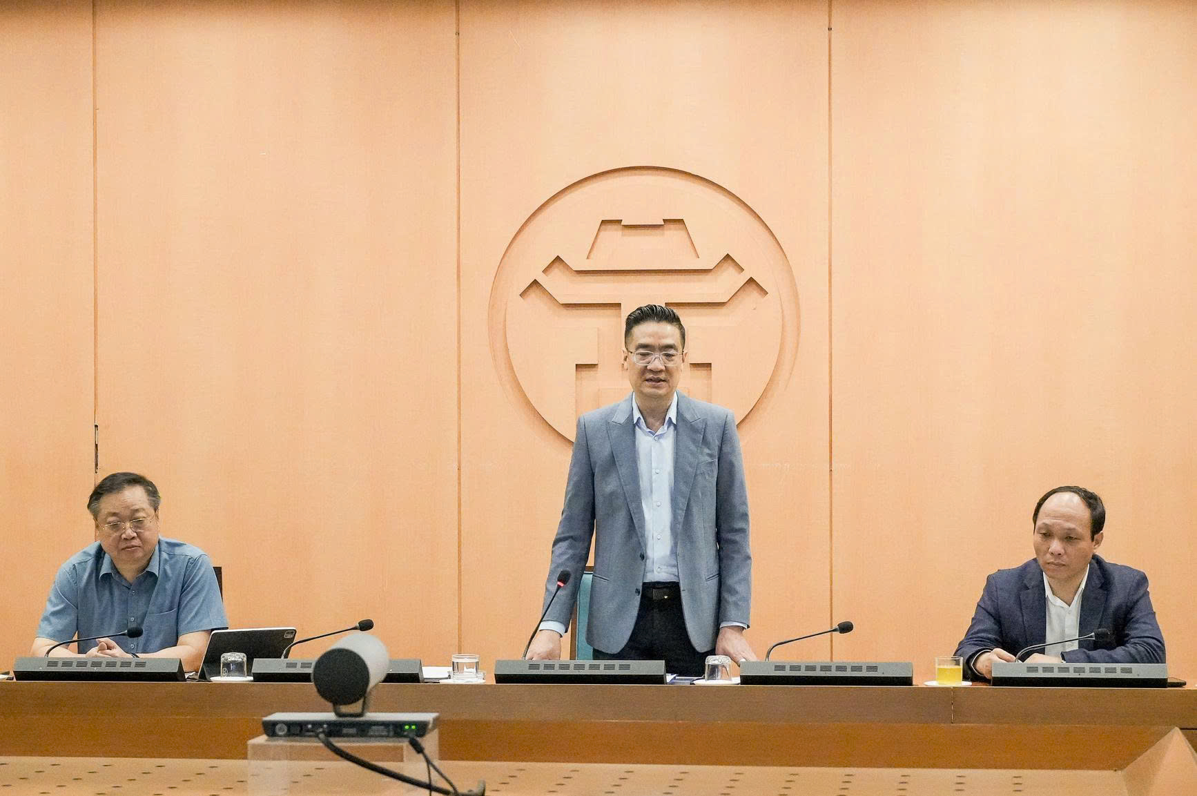 Giám đốc Sở Quy hoạch - Kiến trúc: Hà Nội di dời 860.000 dân ra khỏi nội đô là 'không chính xác' - Ảnh 2.