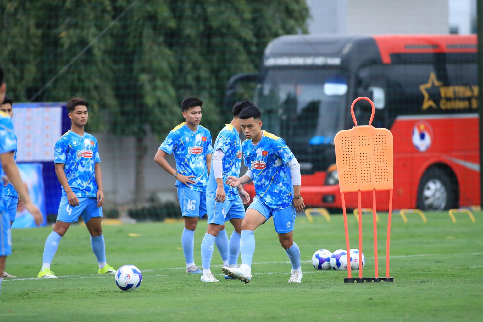 Tuyển thủ U23 Việt Nam đánh giá cao năng lực Việt kiều Moric - Ảnh 3.