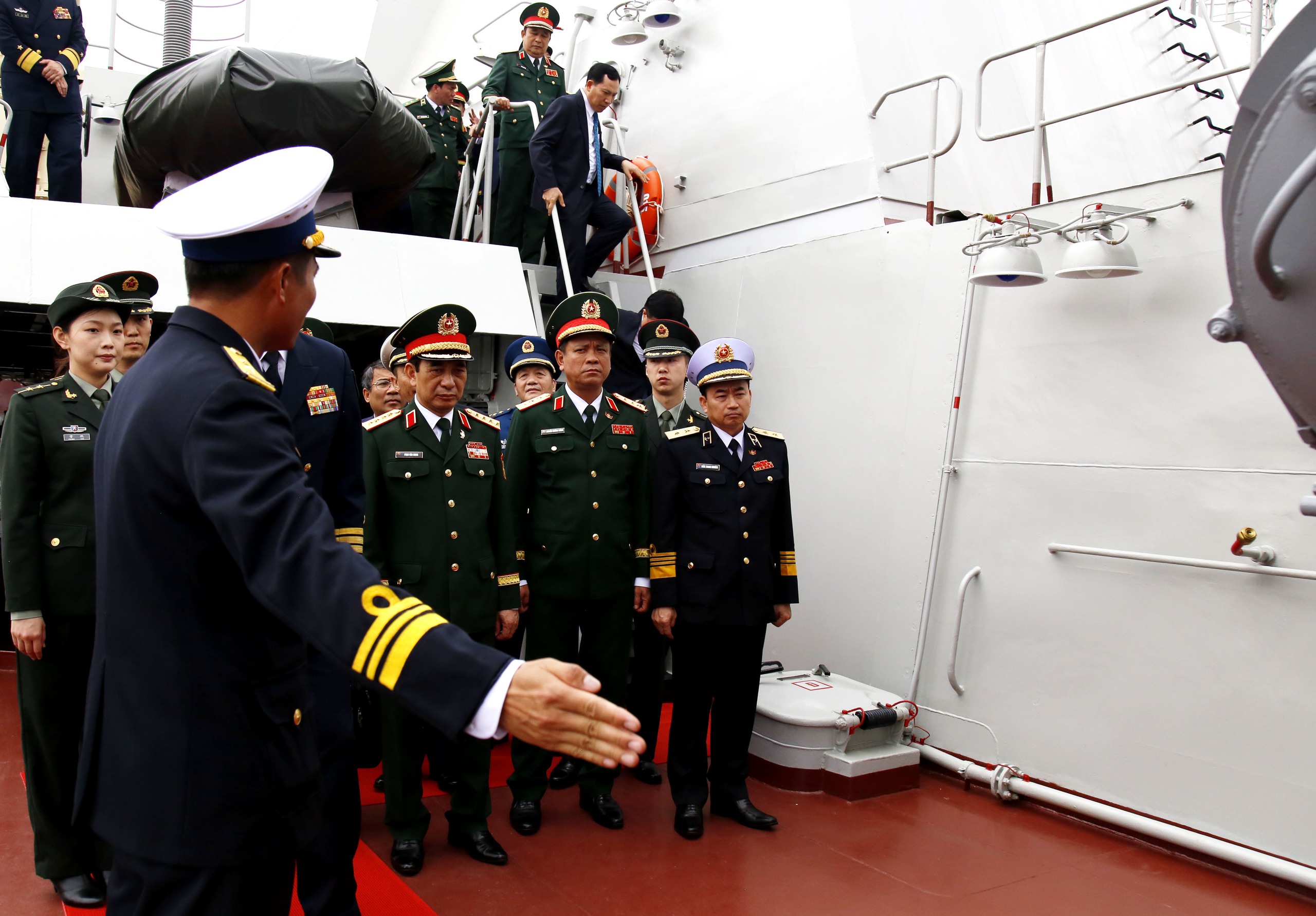 Hai tàu hộ vệ tên lửa của Việt Nam bắt đầu tuần tra cùng Hải quân Trung Quốc- Ảnh 3.