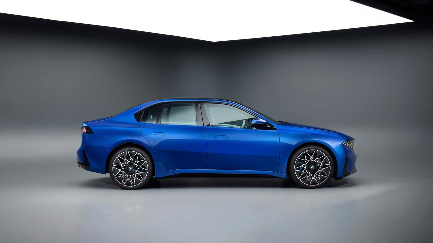 BMW trình làng xe điện mới đi được 900 km/lần sạc- Ảnh 4.