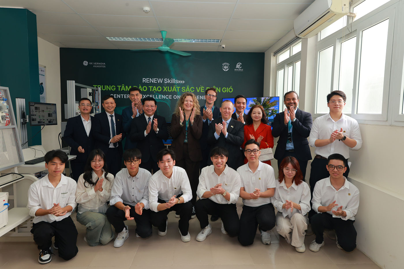 GE Vernova Foundation hỗ trợ đào tạo 4.000 sinh viên ngành điện Việt Nam - Ảnh 3.