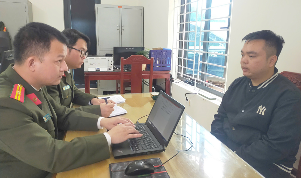 Nhân viên ngân hàng nghỉ việc Hoàng Văn Toàn đã 