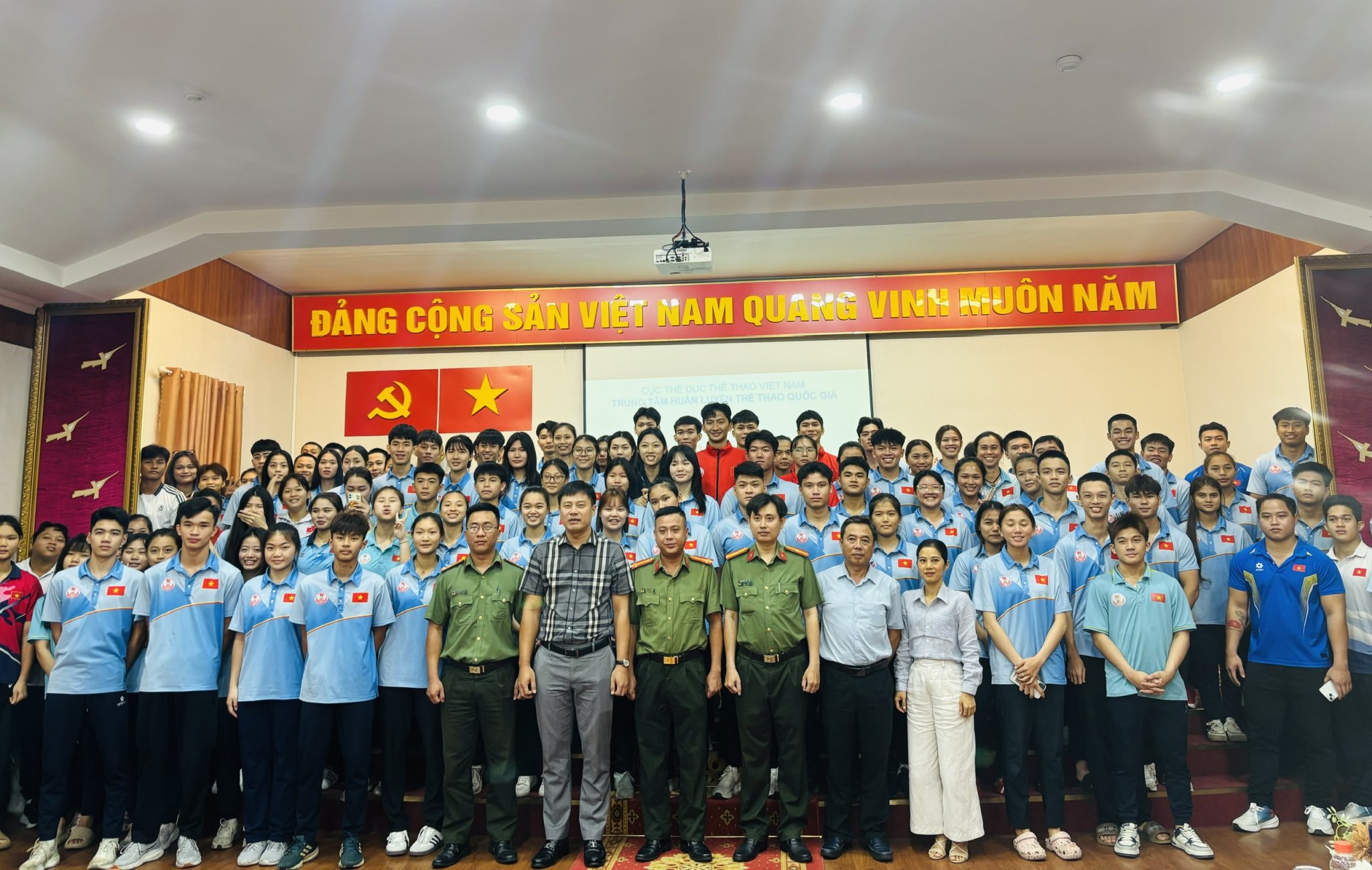 Cảnh báo 'nước vui', 'nước sướng' đội lốt nước giải khát, gây loạn thần- Ảnh 2.