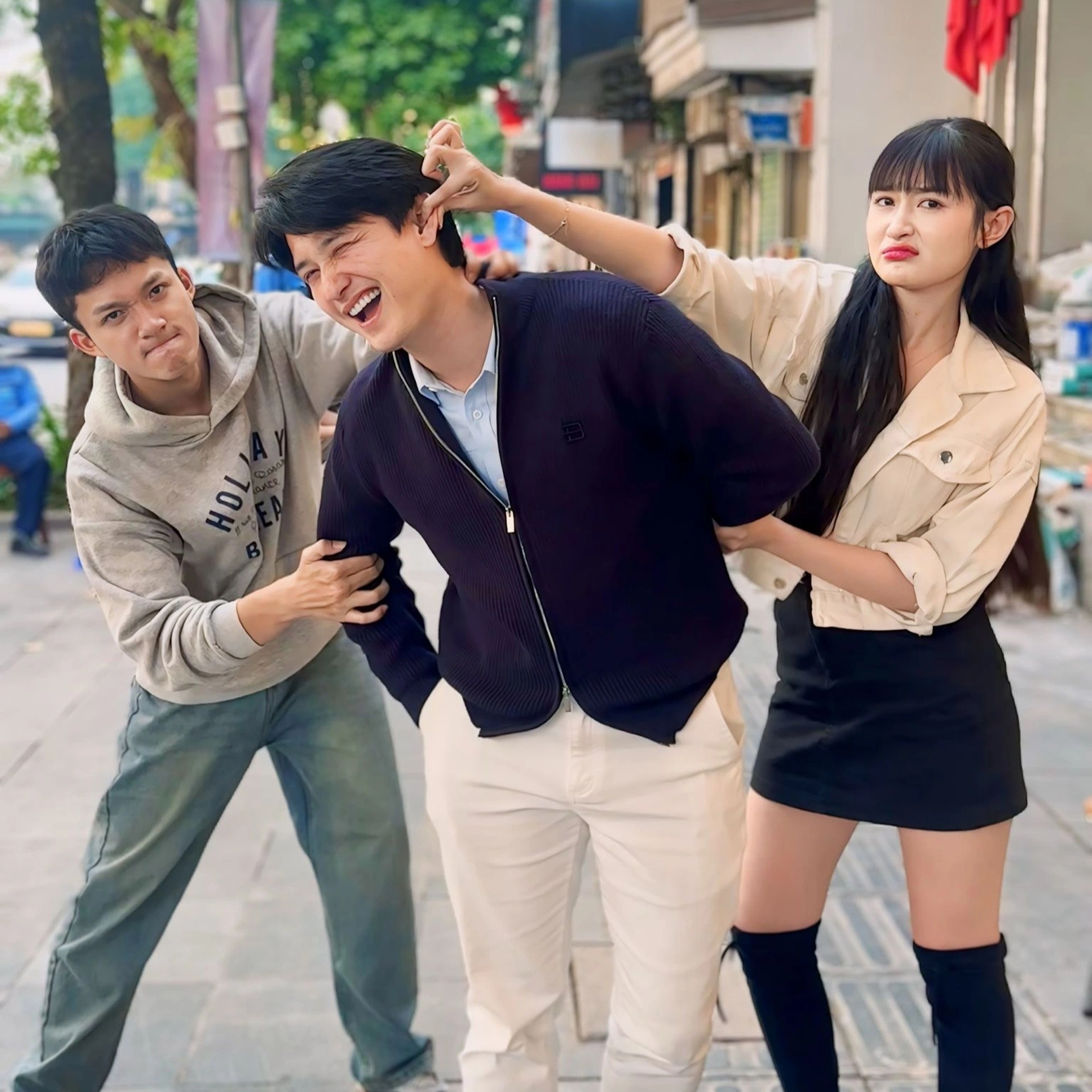 “Em gái màn ảnh” của Quỳnh Kool: Sắc vóc gợi cảm, phụ mẹ bán quán bún - 3