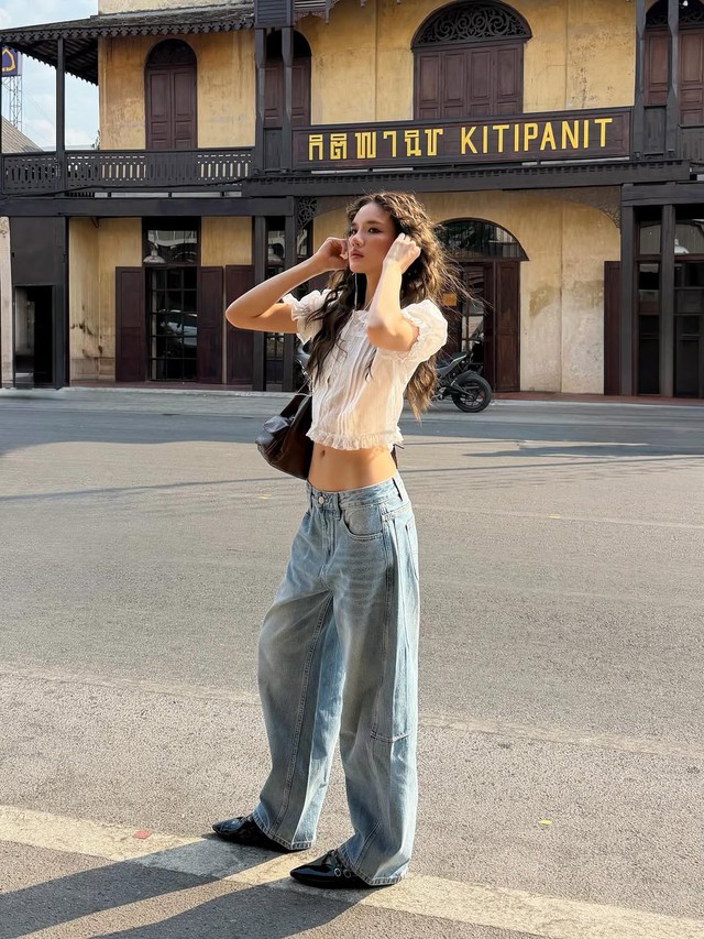 Khám phá 3 kiểu áo đẹp nhất nên diện cùng quần jeans xanh- Ảnh 8.
