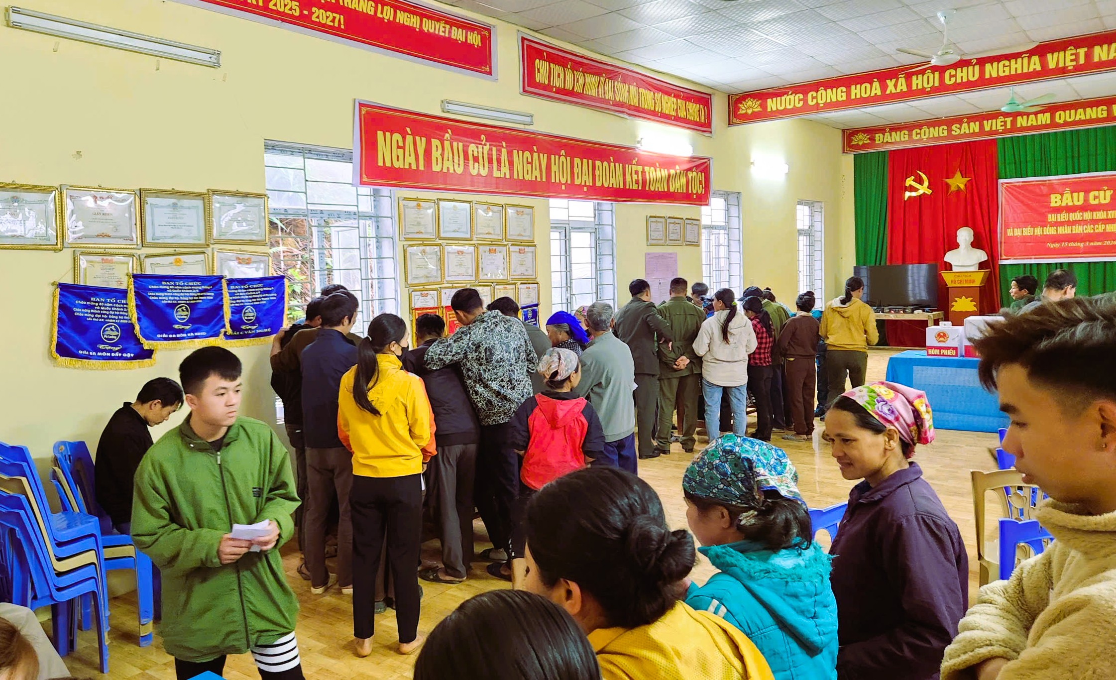 Thanh Hóa bầu đủ 17 đại biểu Quốc hội với tỉ lệ trúng cử trên 93% - Ảnh 2.