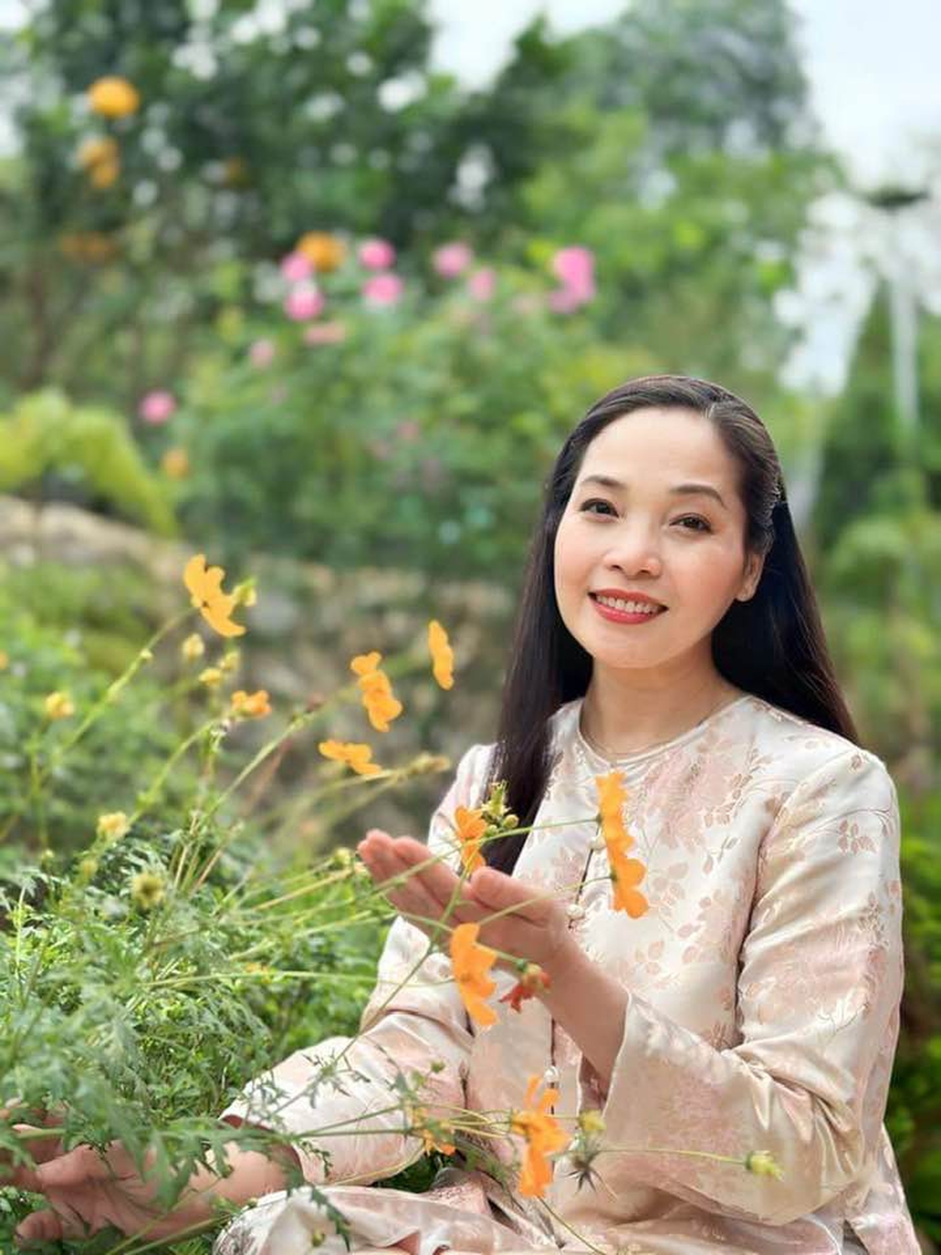 Nhan sắc trẻ trung của nghệ sĩ múa được ví như Dương Lệ Bình của Việt Nam - 3