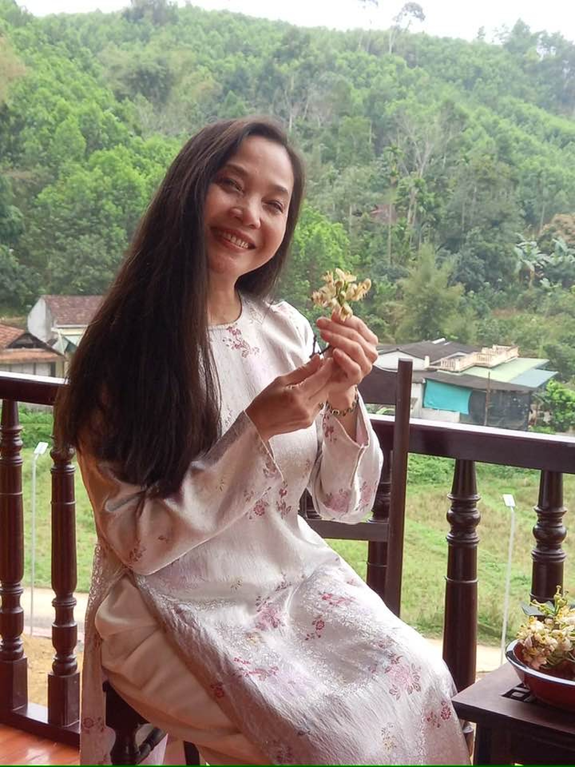 Nhan sắc trẻ trung của nghệ sĩ múa được ví như Dương Lệ Bình của Việt Nam - 4