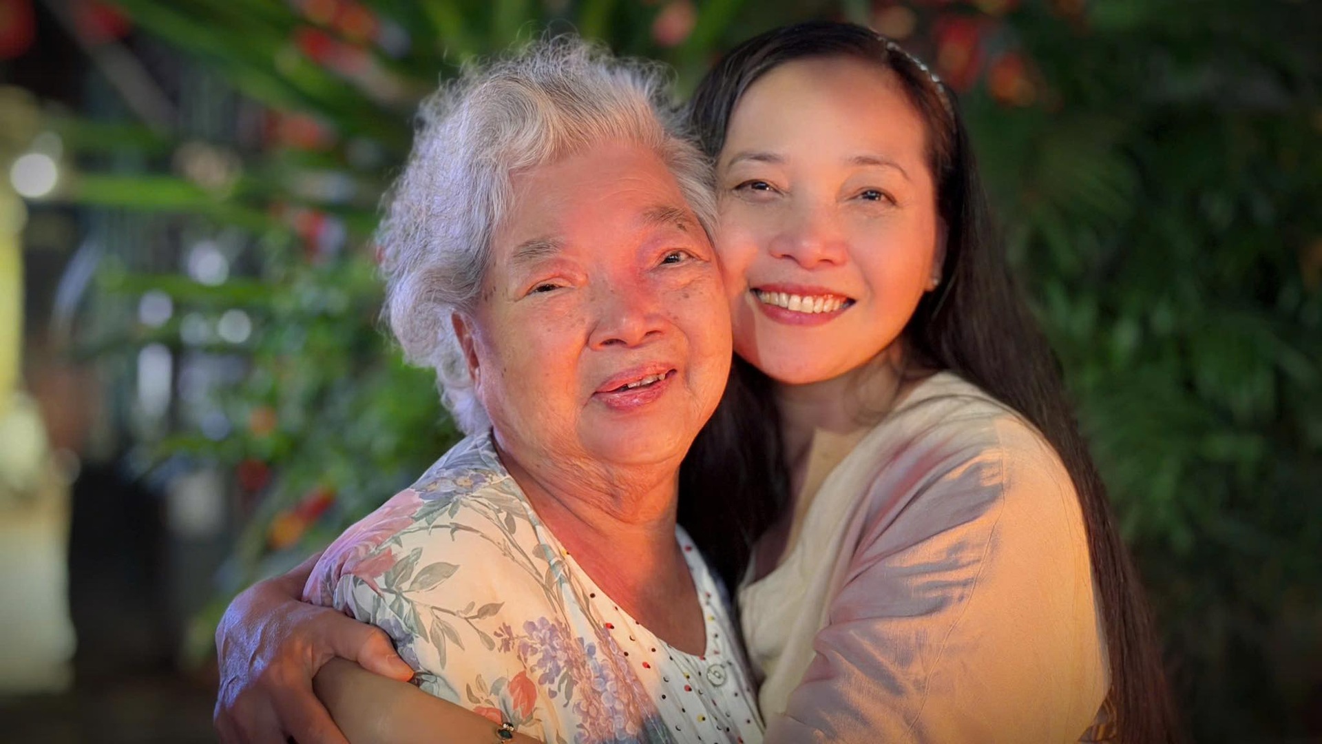 Nhan sắc trẻ trung của nghệ sĩ múa được ví như Dương Lệ Bình của Việt Nam - 9