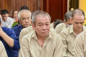 Vụ cấp khống chứng chỉ đào tạo lái xe: Cựu giám đốc Trung tâm bị đề nghị đến 30 năm tù