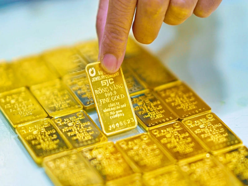 Người có 15 năm kinh nghiệm cho rằng: Mua vàng mà nhăm nhe chốt lời thì tốt nhất đừng mua!- Ảnh 2.