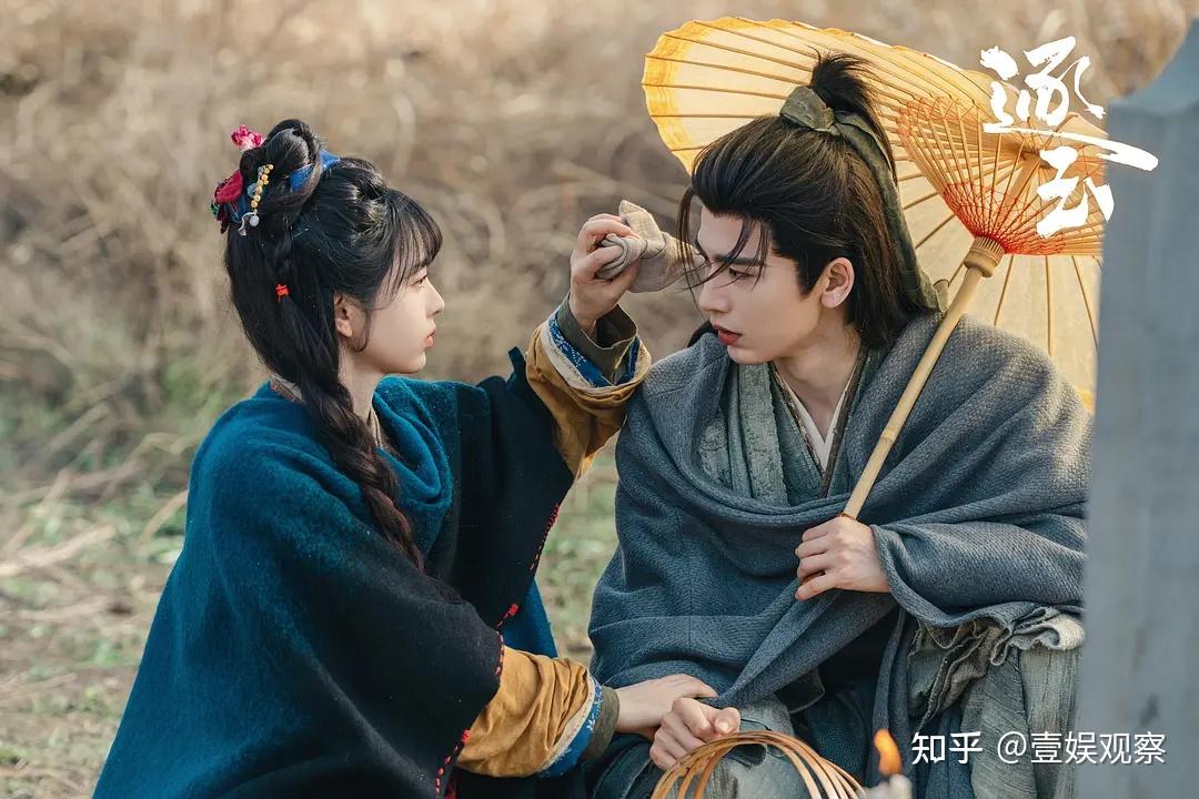 Mỏi tay nhặt cả rổ sạn “đầy ụ” ở Trục Ngọc: Nữ chính mặc váy đến từ tương lai, có xe điện thì cần gì cưỡi ngựa- Ảnh 6.