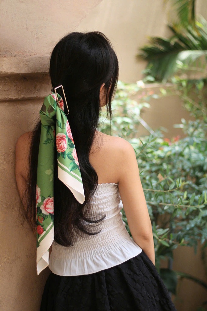 Thắt lưng, kính mát, khăn lụa - phối chuẩn để hóa fashionista mùa hè - Ảnh 4.