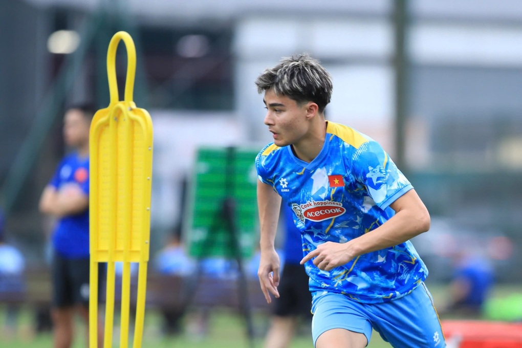 Tiền đạo Antonio Moric tự hào khi được khoác áo U23 Việt Nam - 2