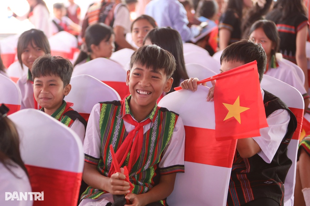 Huế xây dựng 5 trường nội trú liên cấp, 2 công trình sắp về đích - 2