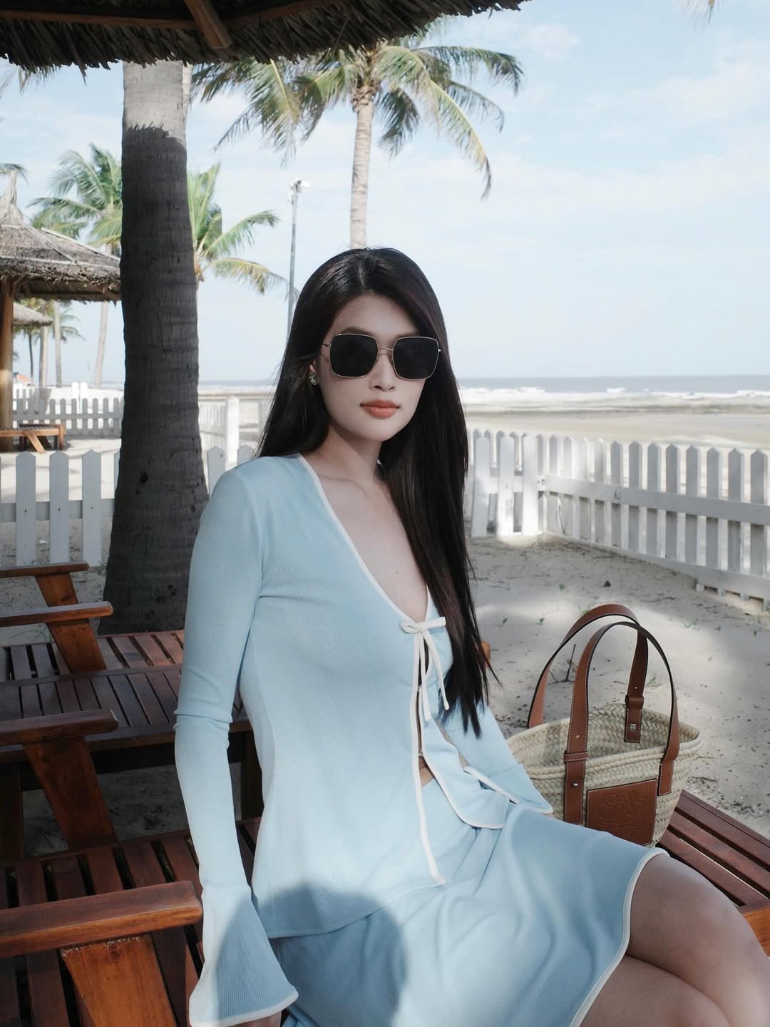 Hoa hậu Vbiz khoe mặt mộc thật đến từng lỗ chân lông trên phim: Ngoài đời siêu xinh siêu sang, ăn mặc đẹp đỉnh- Ảnh 16.