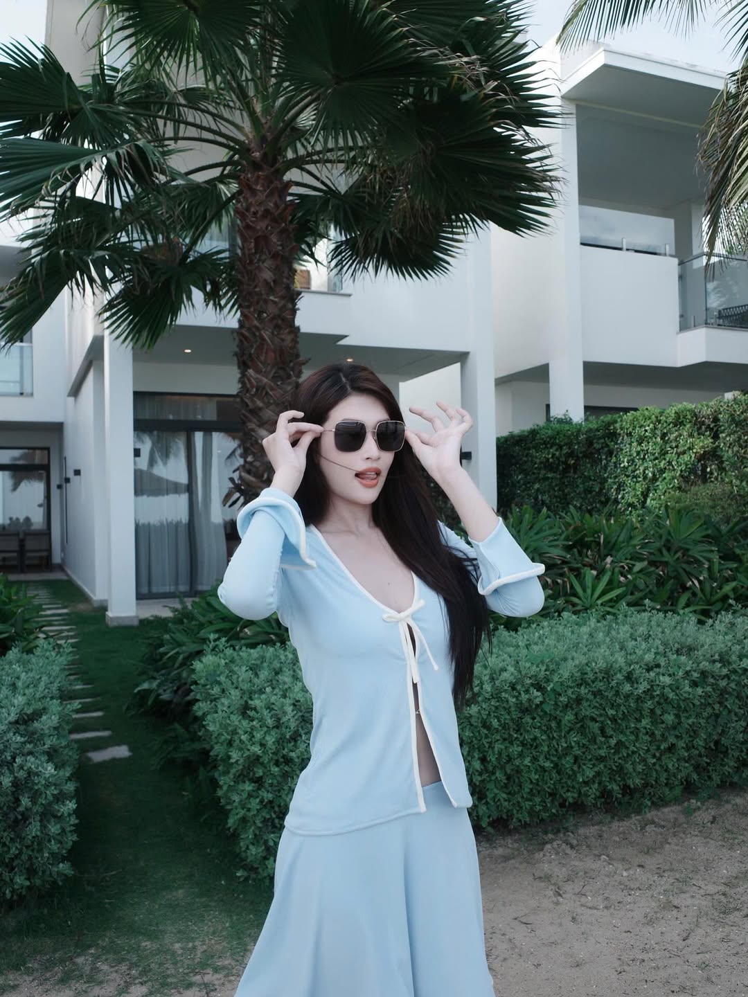 Hoa hậu Vbiz khoe mặt mộc thật đến từng lỗ chân lông trên phim: Ngoài đời siêu xinh siêu sang, ăn mặc đẹp đỉnh- Ảnh 17.