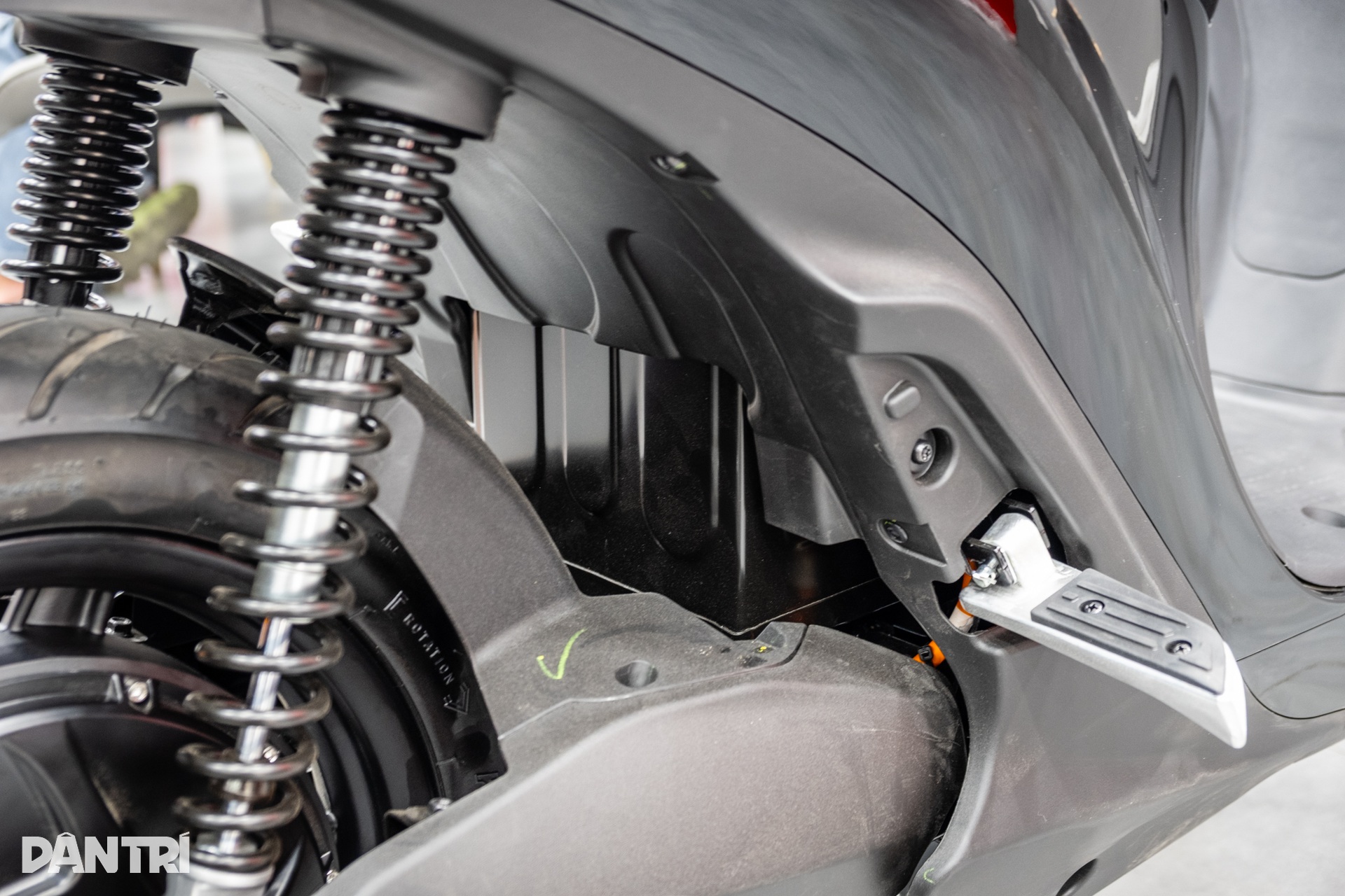 Ảnh chi tiết VinFast Feliz II vừa về đại lý TPHCM, giá từ 24,9 triệu đồng - 5