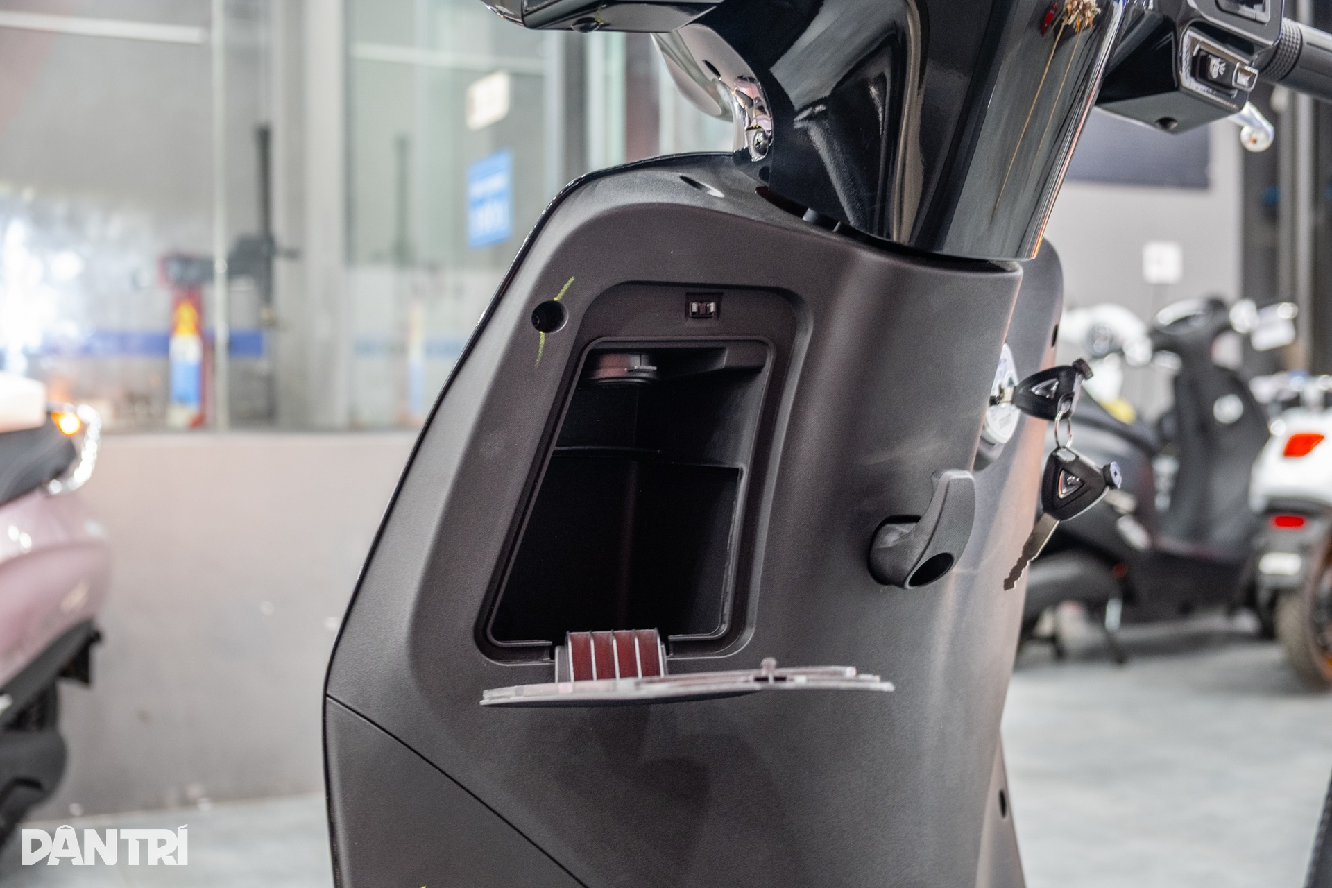 Ảnh chi tiết VinFast Feliz II vừa về đại lý TPHCM, giá từ 24,9 triệu đồng - 8