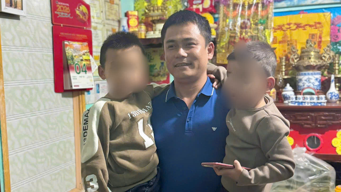 Khoảnh khắc định mệnh: Đại úy công an lao xuống ao cứu 2 cháu nhỏ, không ngờ sau đó lại trở thành cha đỡ đầu- Ảnh 2.