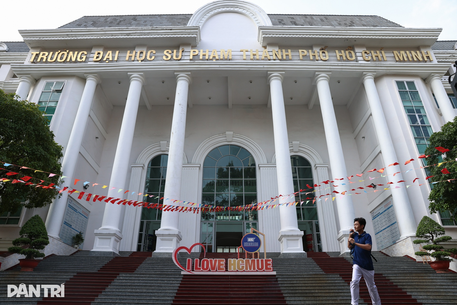 Những ngôi trường đại học lâu đời nằm giữa lòng trung tâm TPHCM - 8
