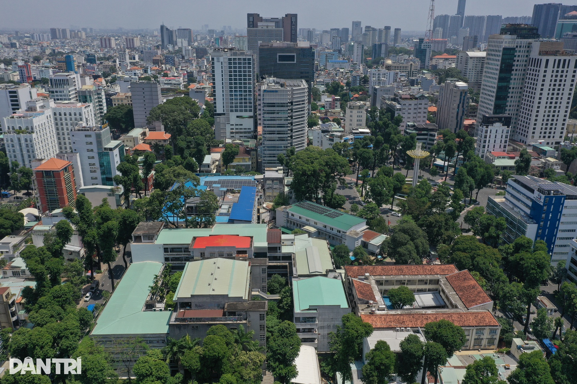 Những ngôi trường đại học lâu đời nằm giữa lòng trung tâm TPHCM - 13