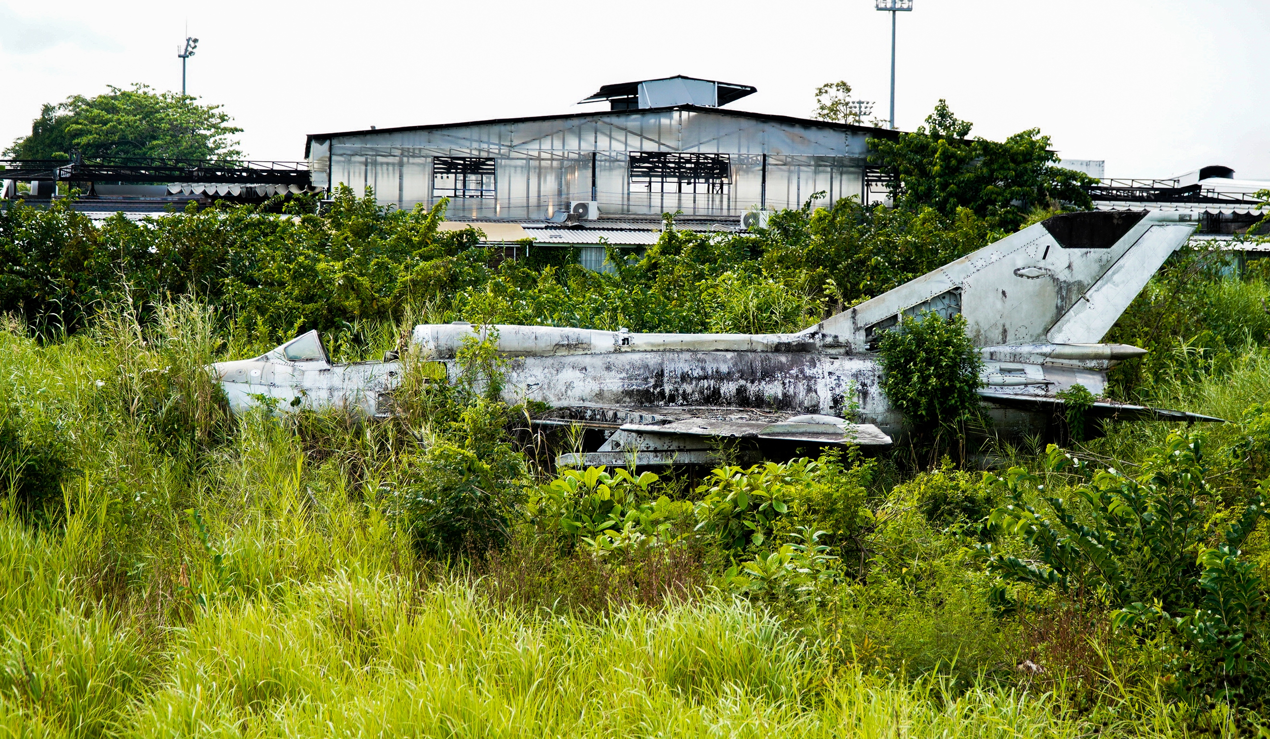 Máy bay MiG-21 'vô chủ' ở Cà Mau 4 MÁY BAY - Ảnh 4.