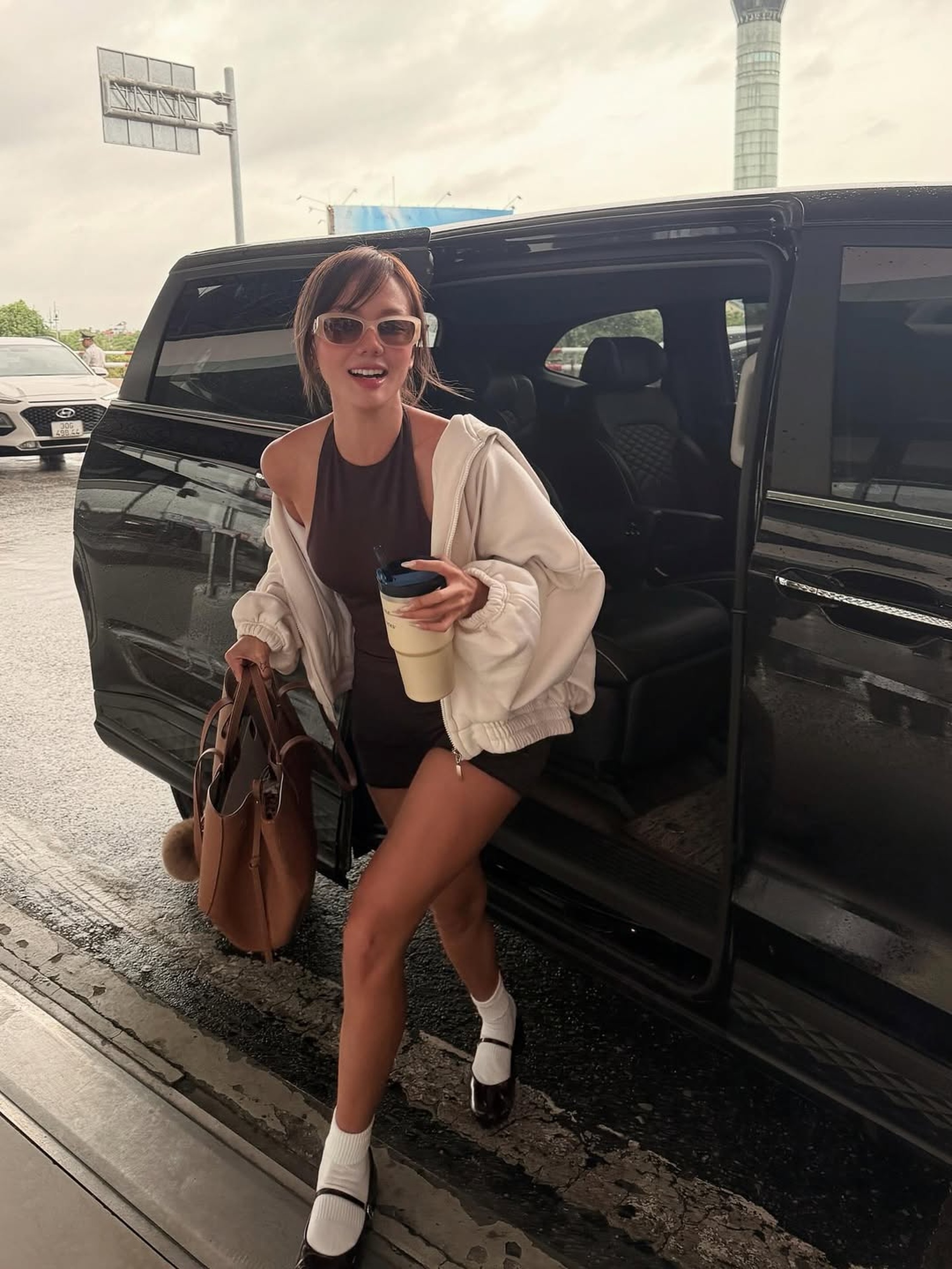 Phương Ly sau khi nhuộm da: Gu thời trang táo bạo, diện bikini gây sốt - 15