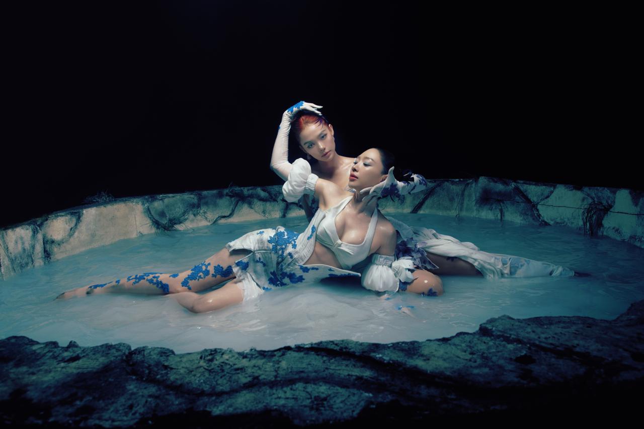 Minh Hằng và Tóc Tiên đang làm chuyện gì vậy?- Ảnh 4.