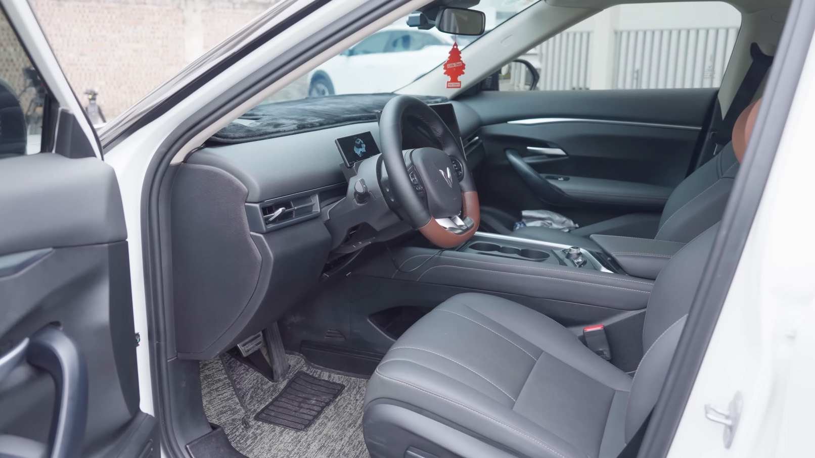 Vỡ mộng sau 2 năm dùng Mazda CX-30, chủ xe bán đổi VinFast VF 7 để giải phóng áp lực kinh tế và trải nghiệm vận hành- Ảnh 3.