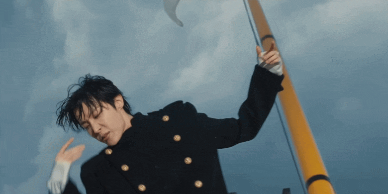 Nhóm nhạc số 1 thế giới BTS đã trở lại: MV đẹp như 1 thước phim tái hiện Titanic, âm nhạc đủ wow!- Ảnh 4.