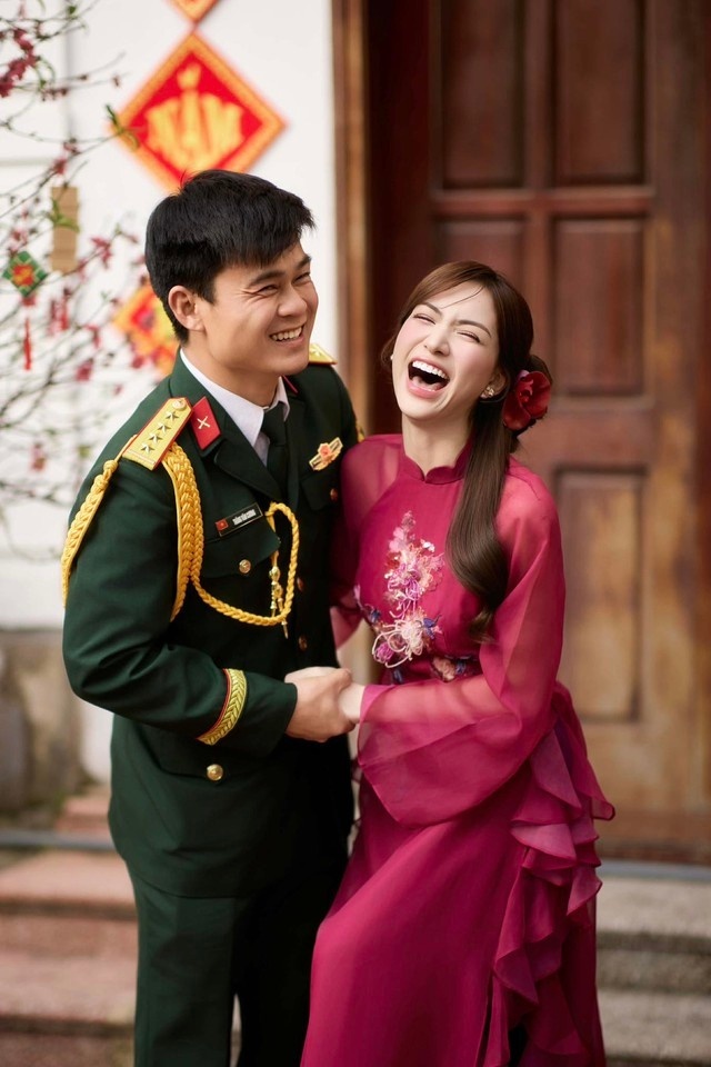 Hòa Minzy chia sẻ khoảnh khắc nhà trai tới hỏi cưới, niềm hạnh phúc lan tỏa khắp cộng đồng mạng