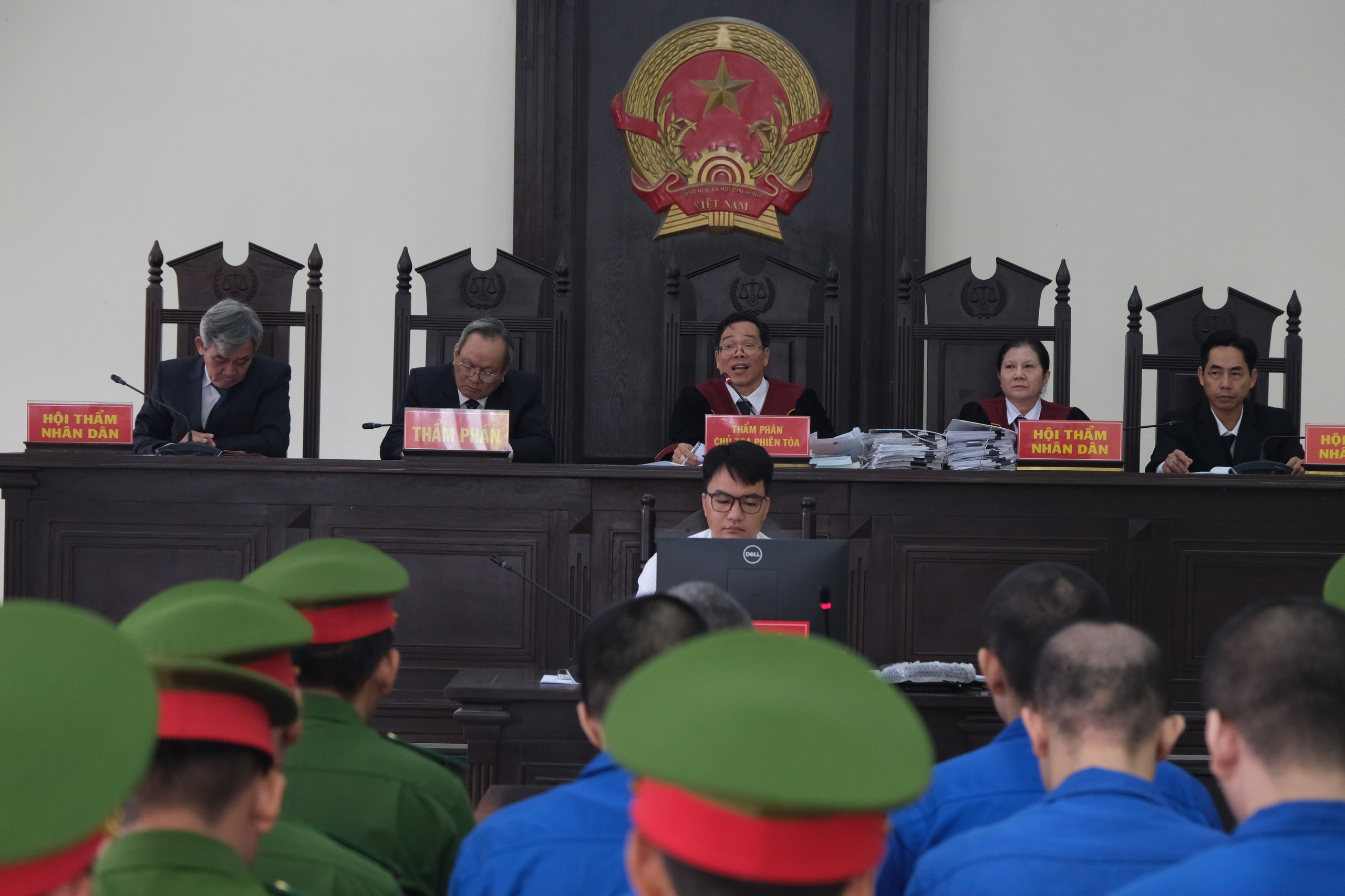 Xét xử nhóm cướp hơn 2 triệu USD ở Tây Ninh: Hé lộ phi vụ chấn động - Ảnh 2.